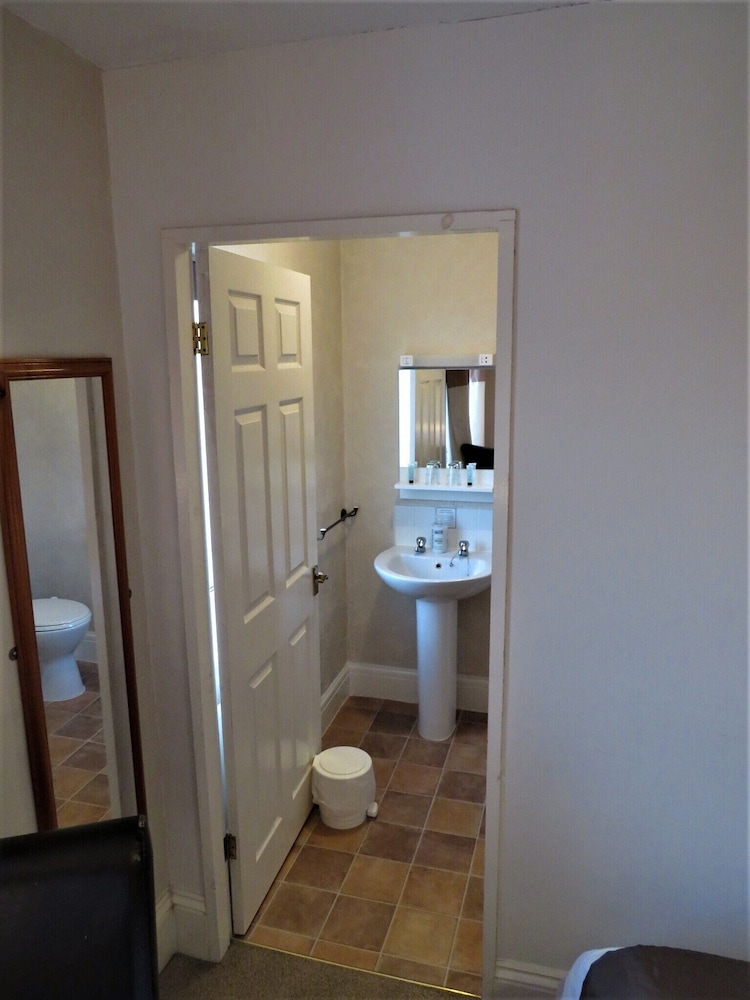 The Haldon Guest House 35/40