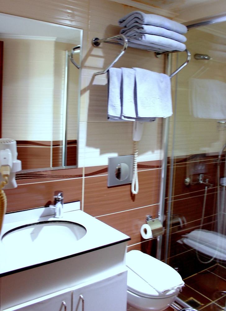 Hotel Buyuk Paris 50/50