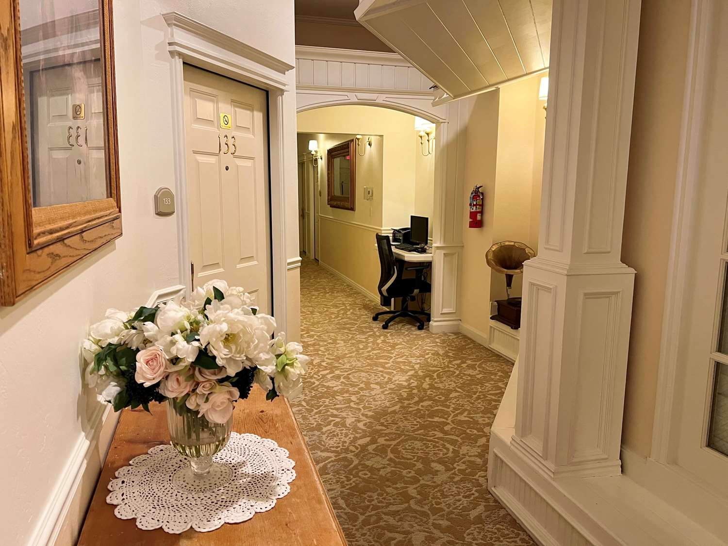 Best Western Grandma's Feather Bed 8/44