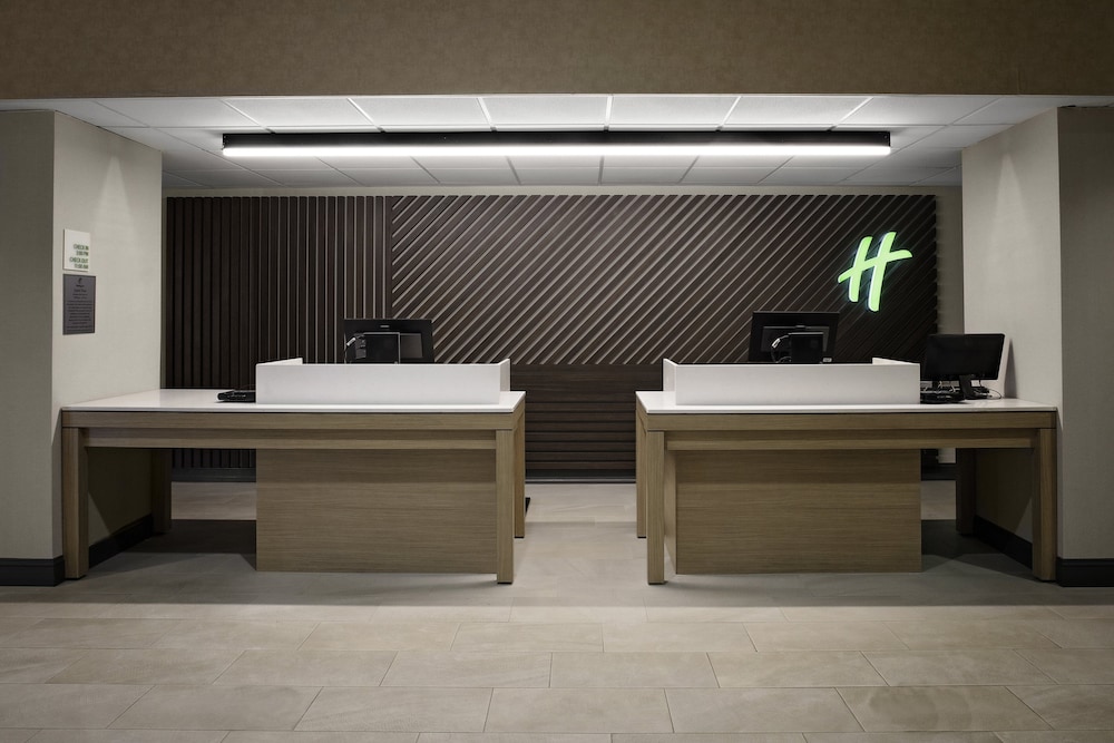 Holiday Inn Suites Boston Peabody 7/62