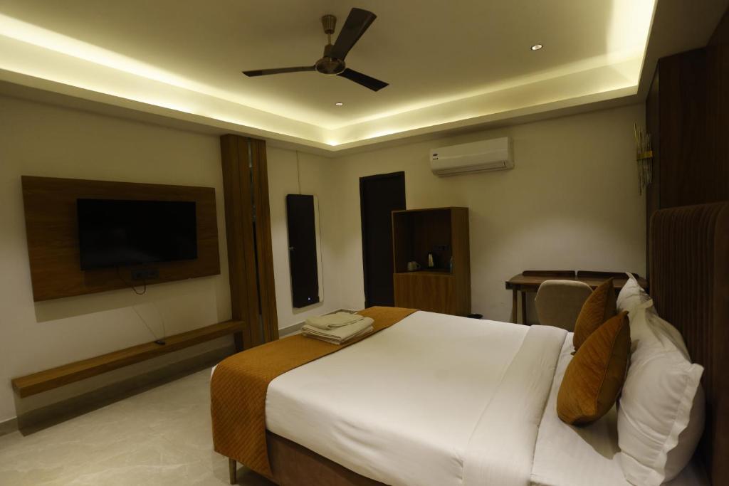 Hotel The Lotus Court 10/16