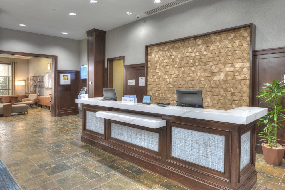 Sheraton Baltimore Washington Airport Hotel - BWI 8/56