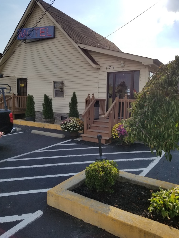 Drakes Creek Inn 1/56