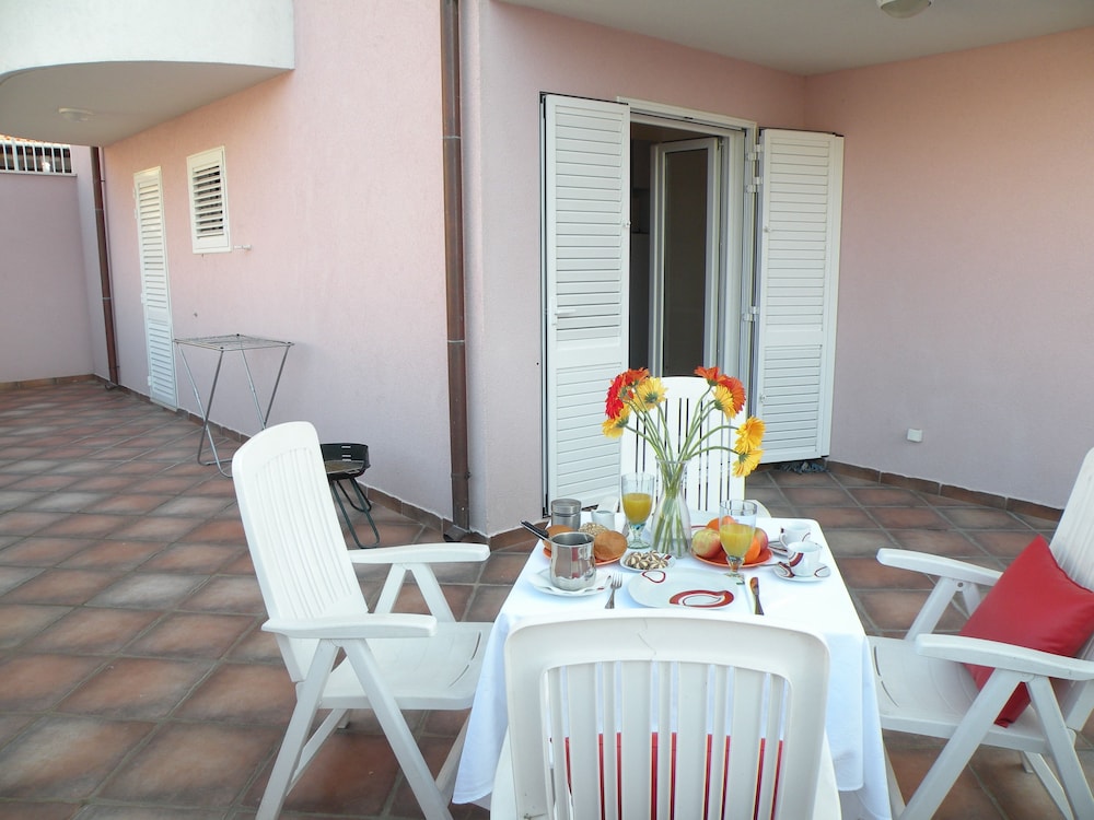 Villa Rosa 18/28