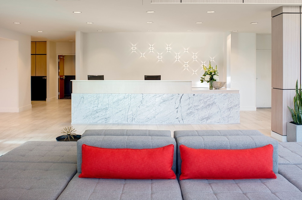 Rivers Edge Hotel Portland Tapestry Collection by Hilton 5/63