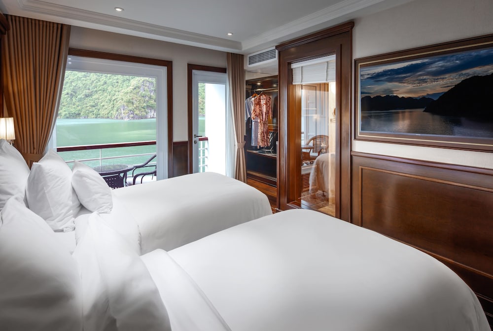 Paradise Grand Cruise – Lan Ha Bay 24/65