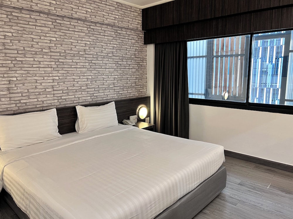White Palace Hotel Bangkok 24/72