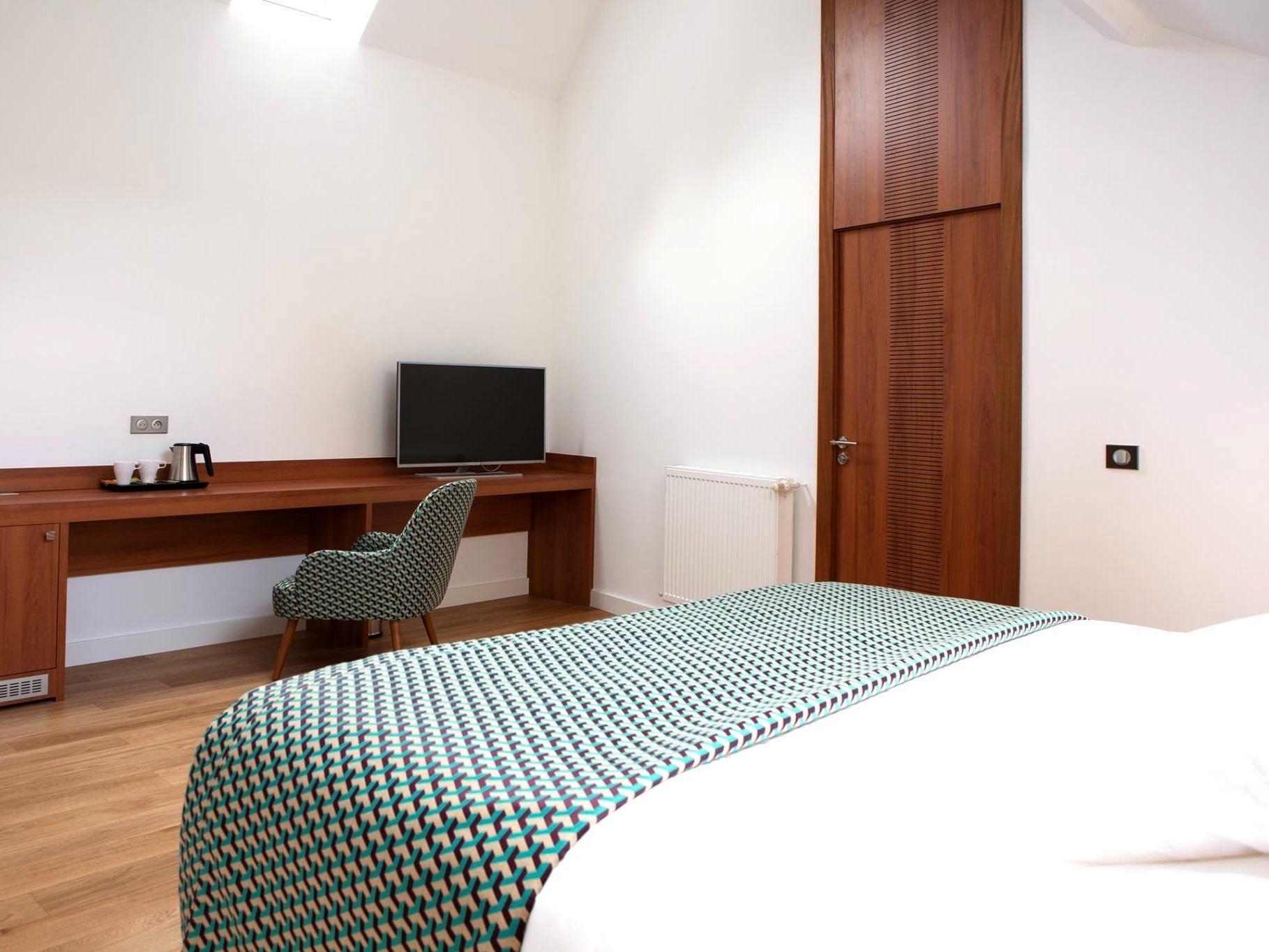 HOTEL LE CLOS DE LA VOUGE 11/16