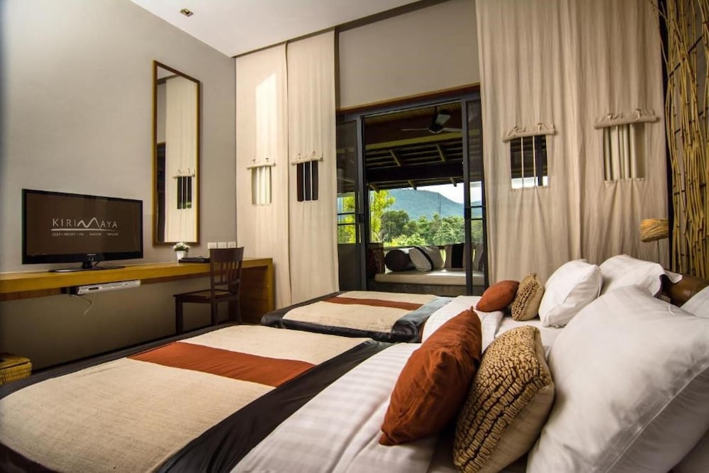 Room, Twin Beds, Plaza View
