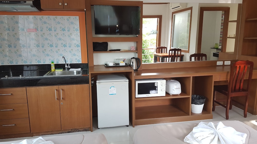 Green Harbor Hotel And Service Apartment 52/67