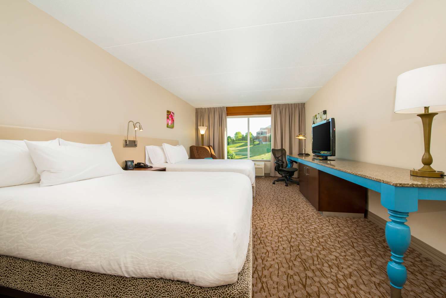 PREMIUM, 2 QUEEN BEDS