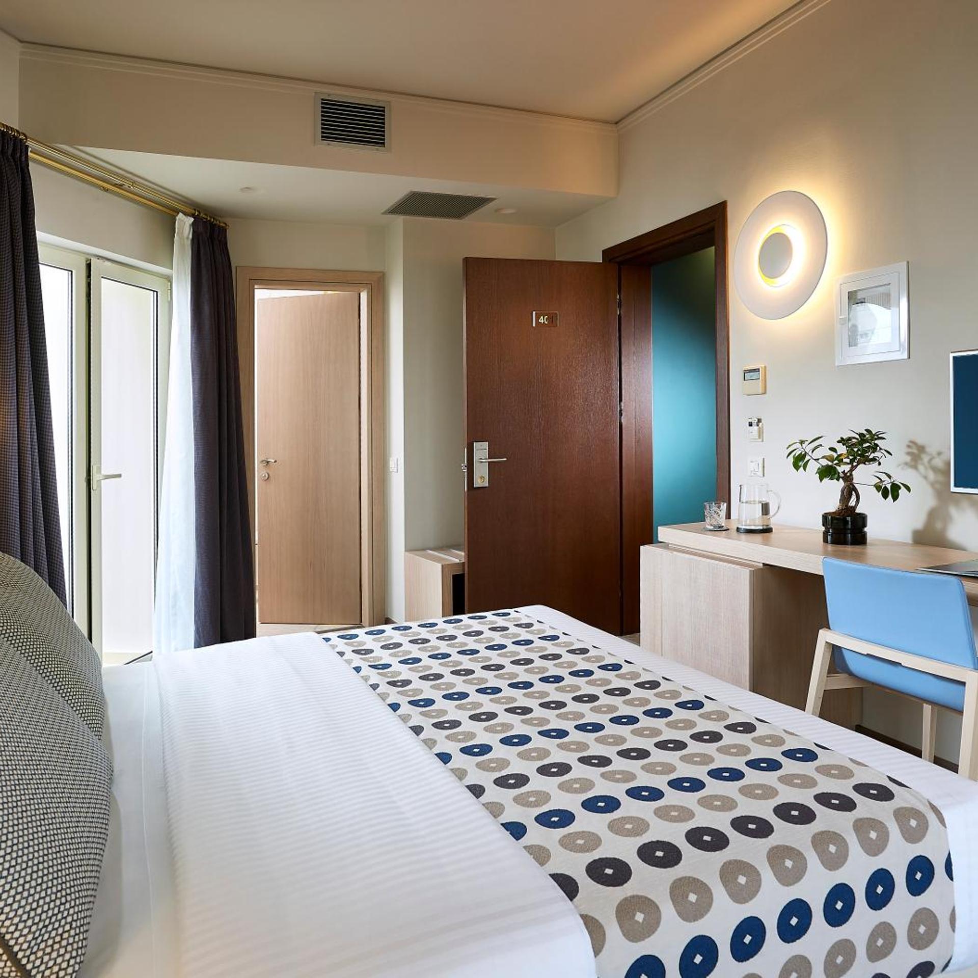 Irida Hotel 18/59
