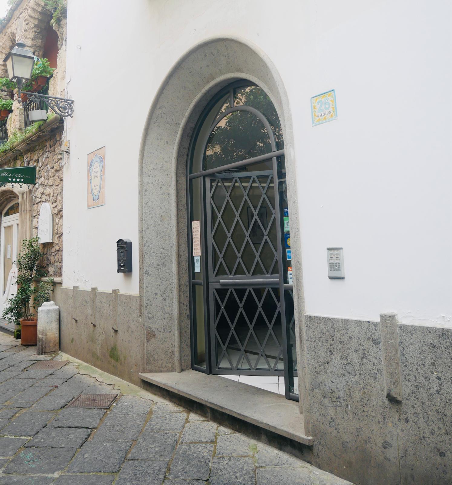 Antico Palazzo Scala 1/24