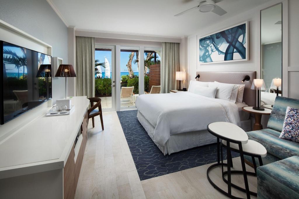 Lanai, Guest Room, King Bed, Beach Front, Sofa