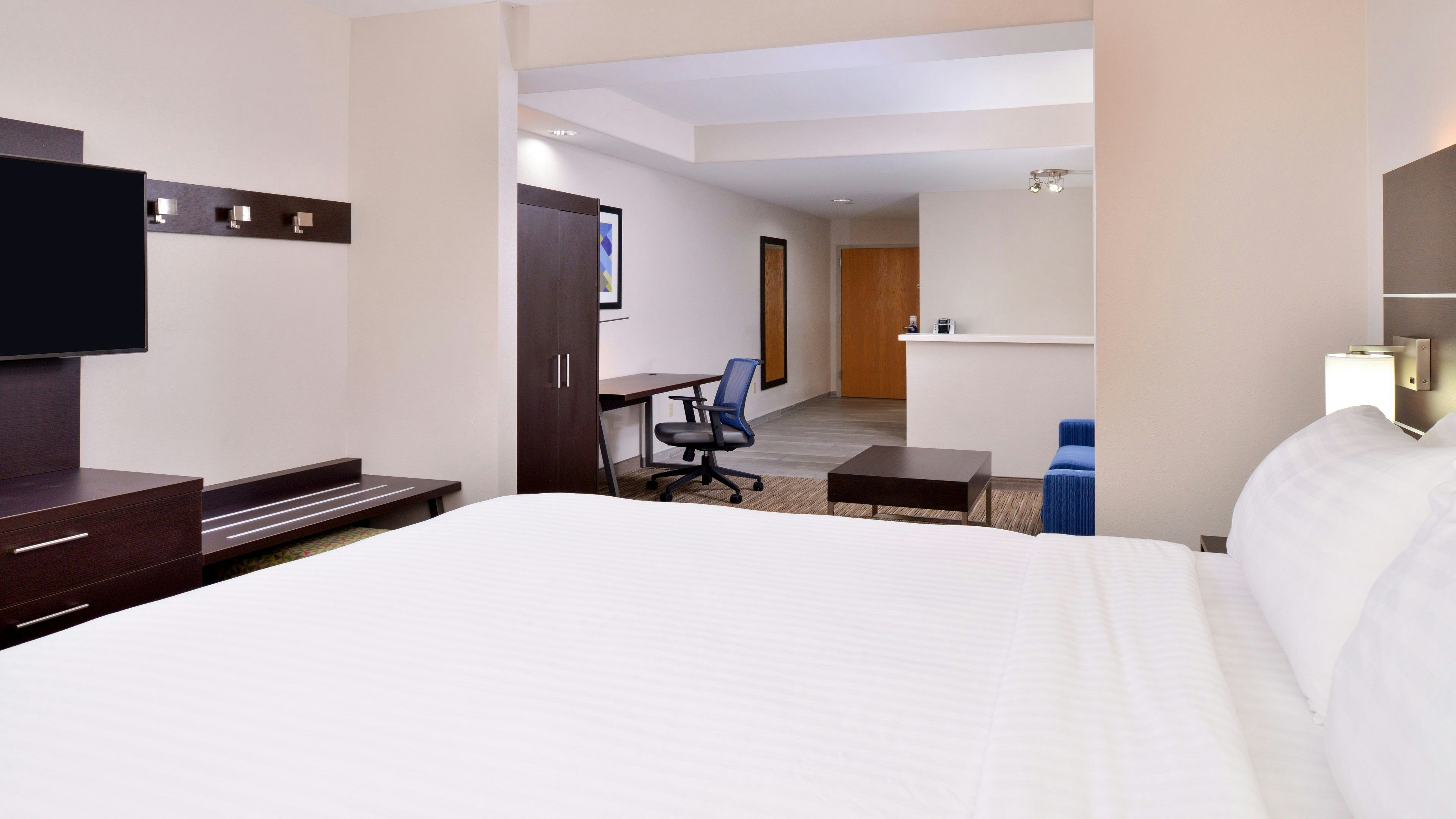 جناح بسرير كينج مع أريكة، Holiday Inn Express Hotel And Suites La Place 3/4