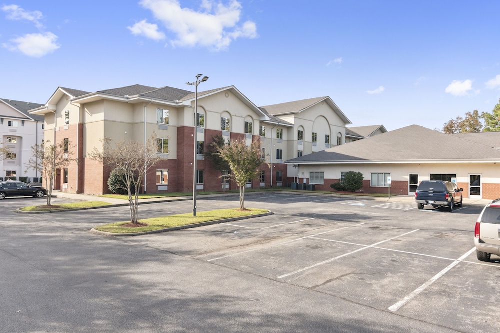 Sleep Inn & Suites Newport News City Center Area 1/41