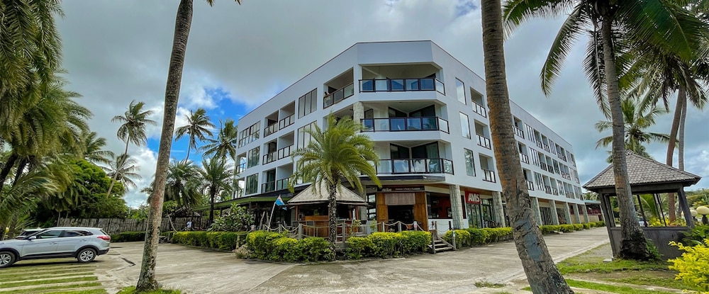 Ramada Suites by Wyndham Seafront Coral Coast 7/60