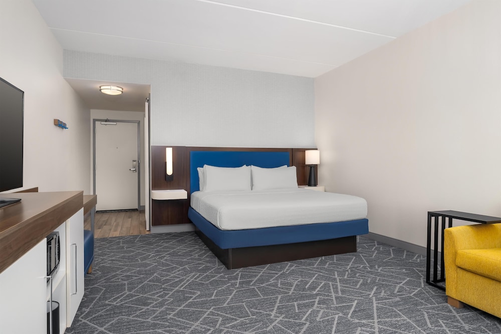 استوديو بسرير كينج مع أريكة لذوي الإعاقة، Hampton Inn Baltimore Bayview Campus 6/8
