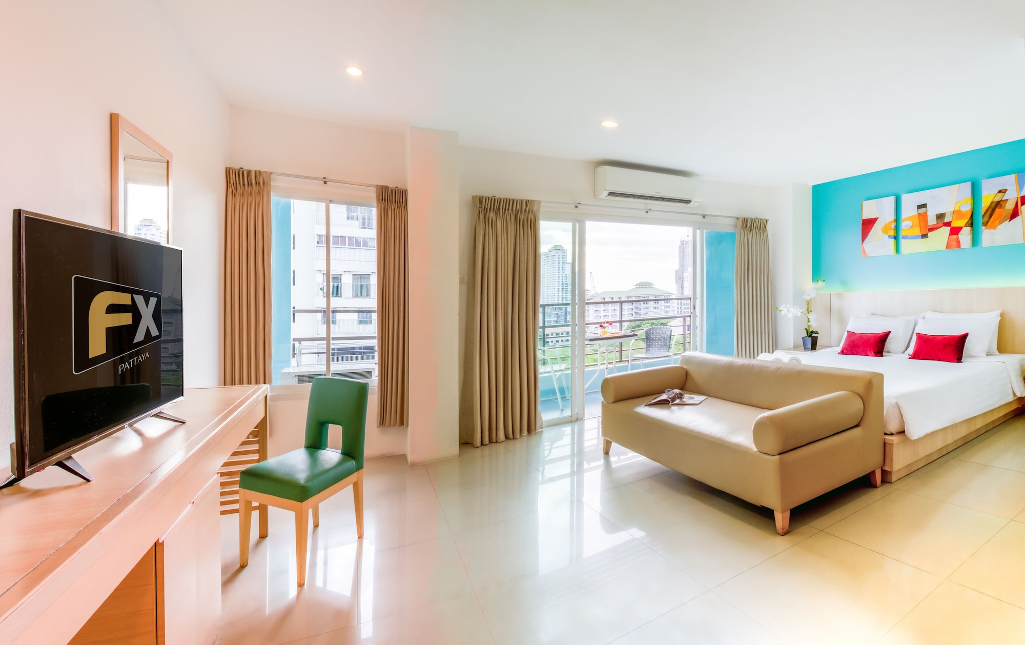 PREMIER King room