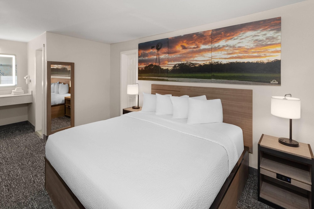 Days Inn by Wyndham Aransas Pass 10/50