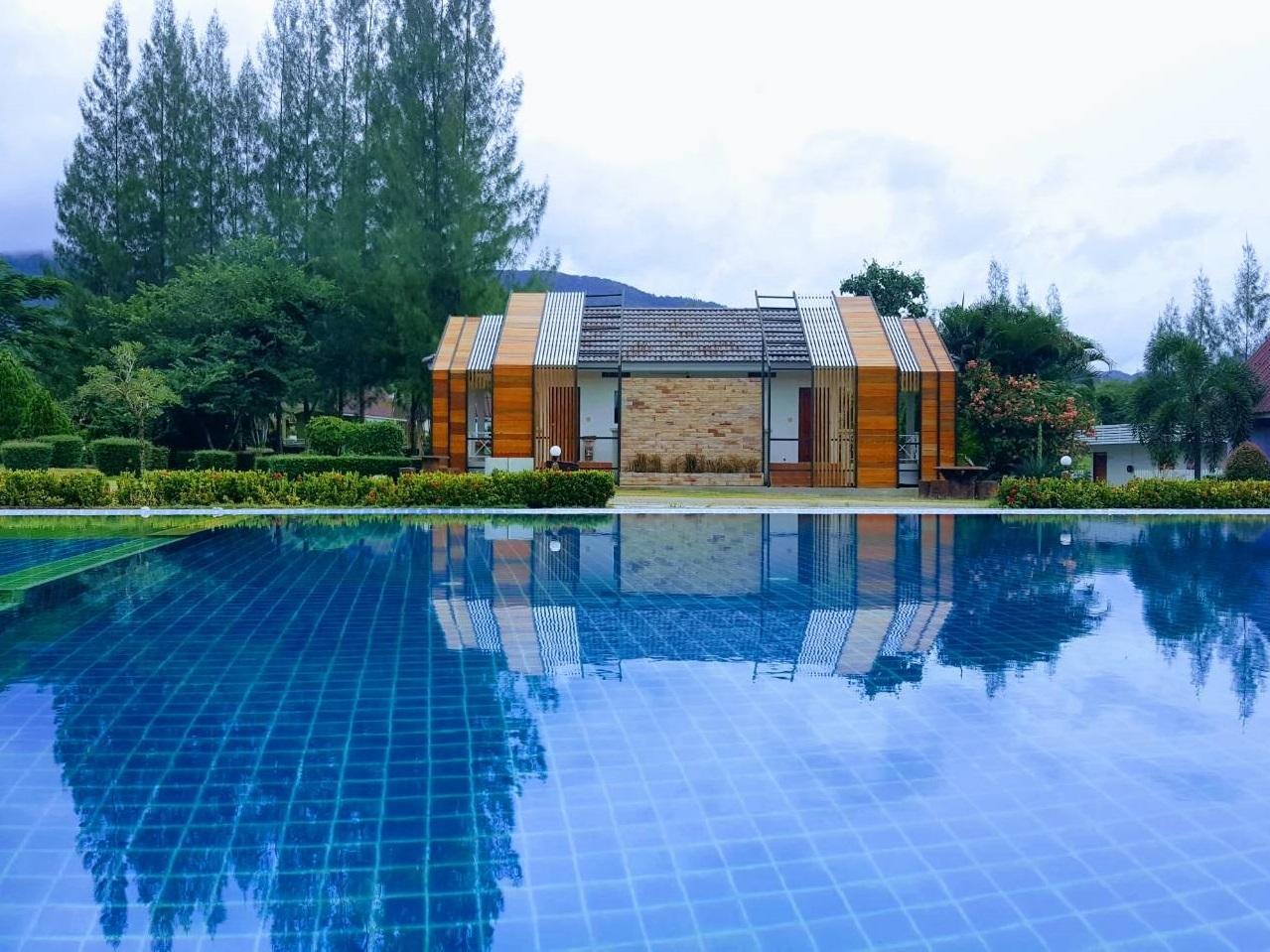 Tanaosri & Creekside Resort 3/68