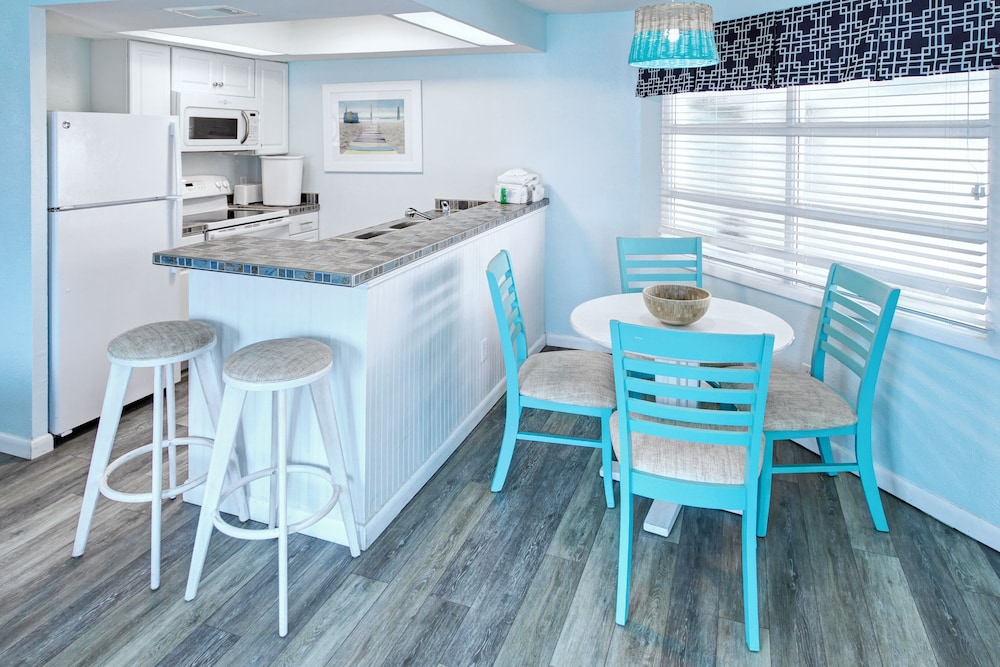 New Smyrna Waves MOD Collection by Sonesta 23/50