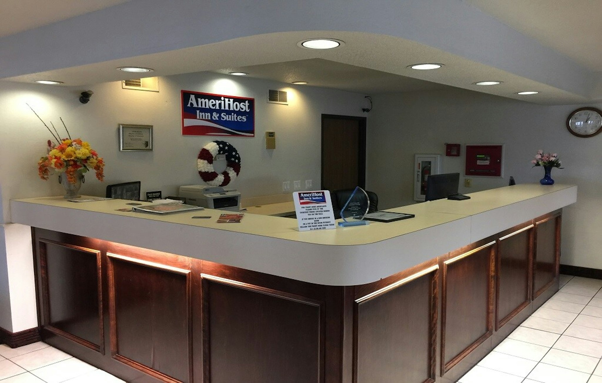 Lobby at Capital O Amerihost Inn and Suites Mexico Hwy 54 MO, MEXICO - MO