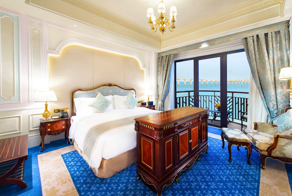 1 BEDROOM, SUITE, SEA VIEW, BALCONY