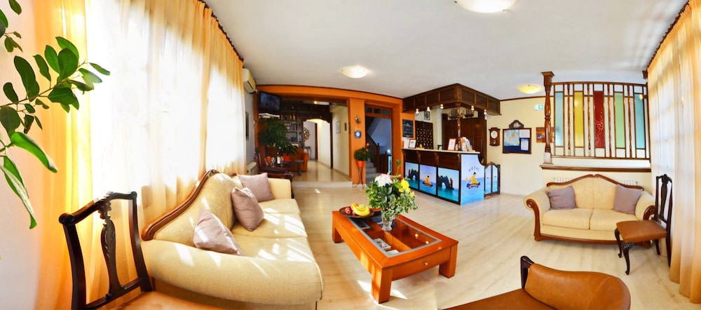 CASA BLUE HOTEL 47/60