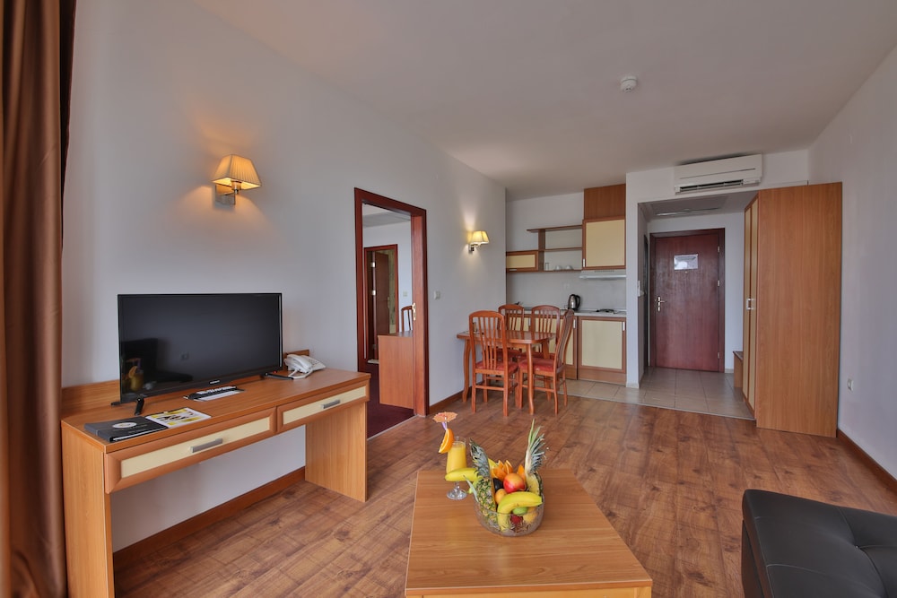 Prestige Hotel And Aquapark 45/72
