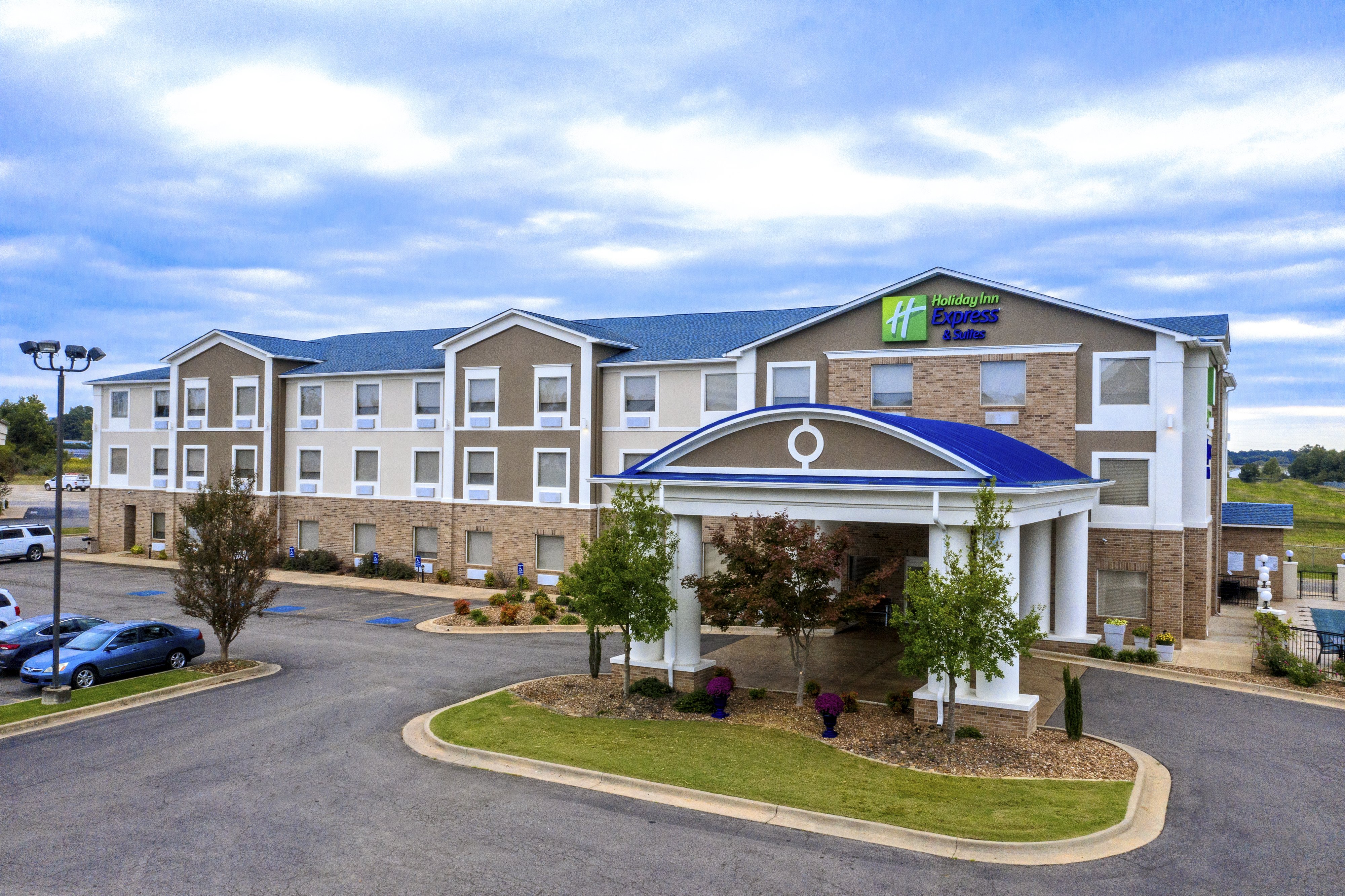 Holiday Inn Express Hotel Suites Clarksville 60/61