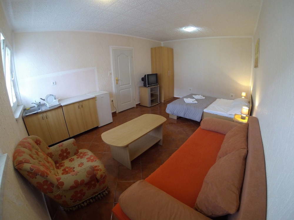 Martinovic Rooms 28/41