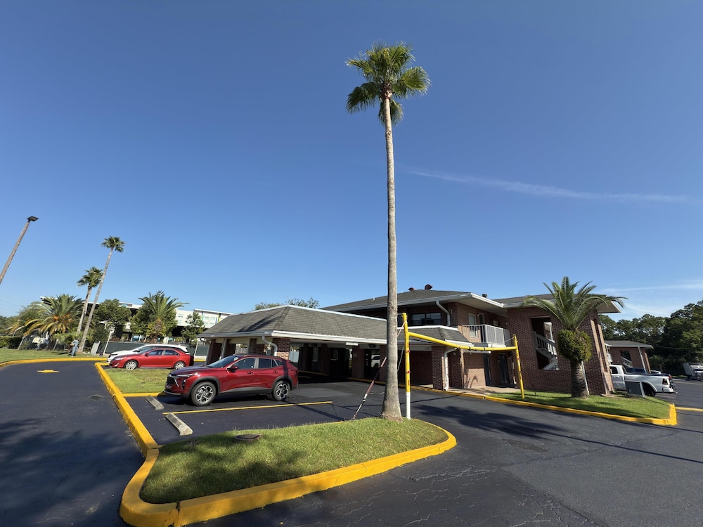 SureStay by Best Western Jacksonville Airport 39/54