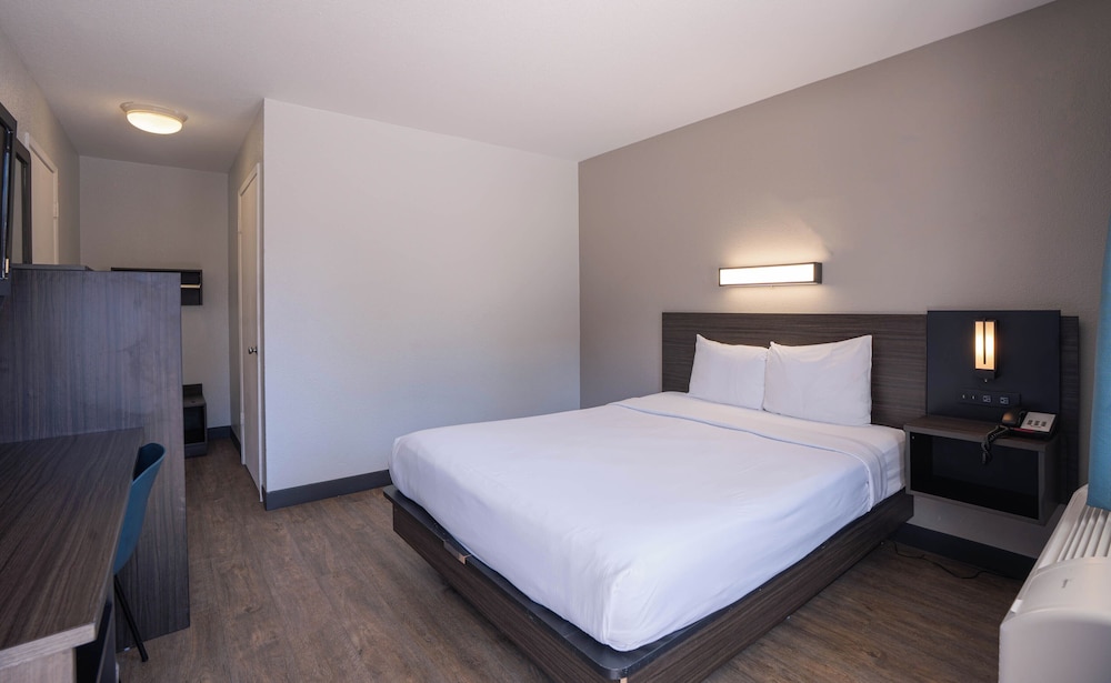 Motel6 Rochester, MN 28/57
