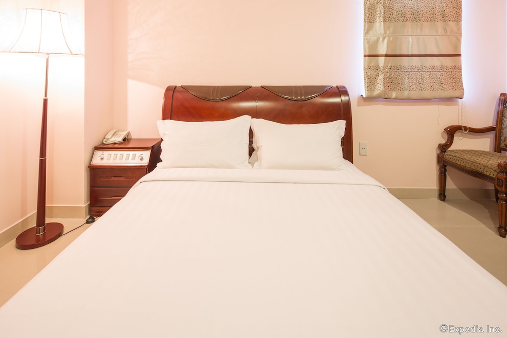 Kin Hotel Thai Van Lung 27/50