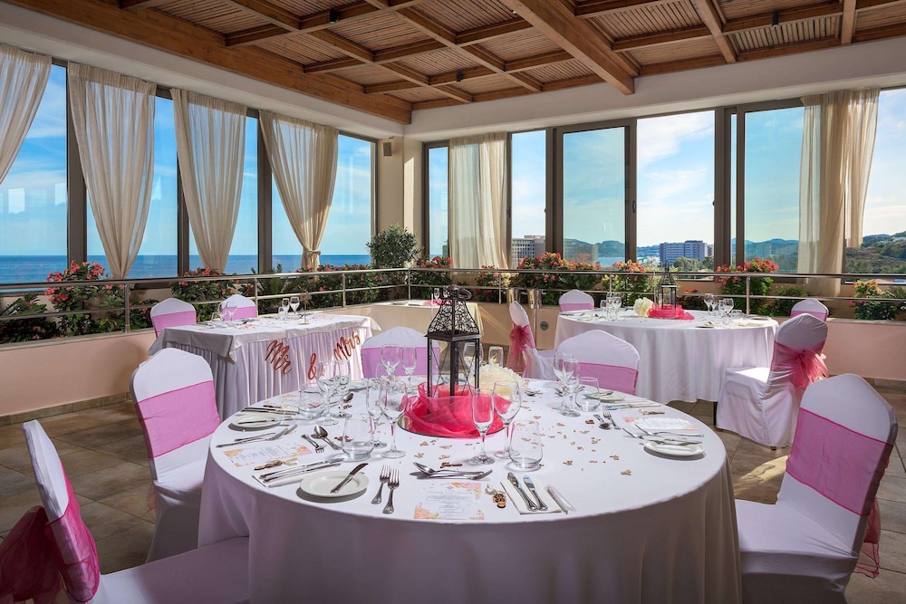 La Marquise Luxury Resort Complex 54/71