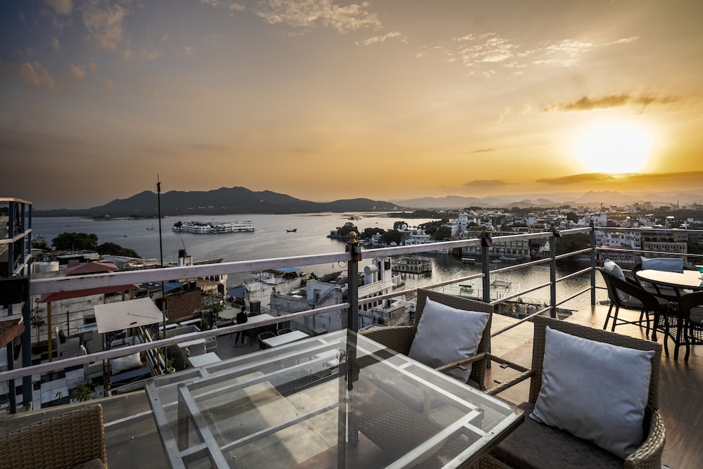 The Lake View Hotel – On Lake Pichola 26/50