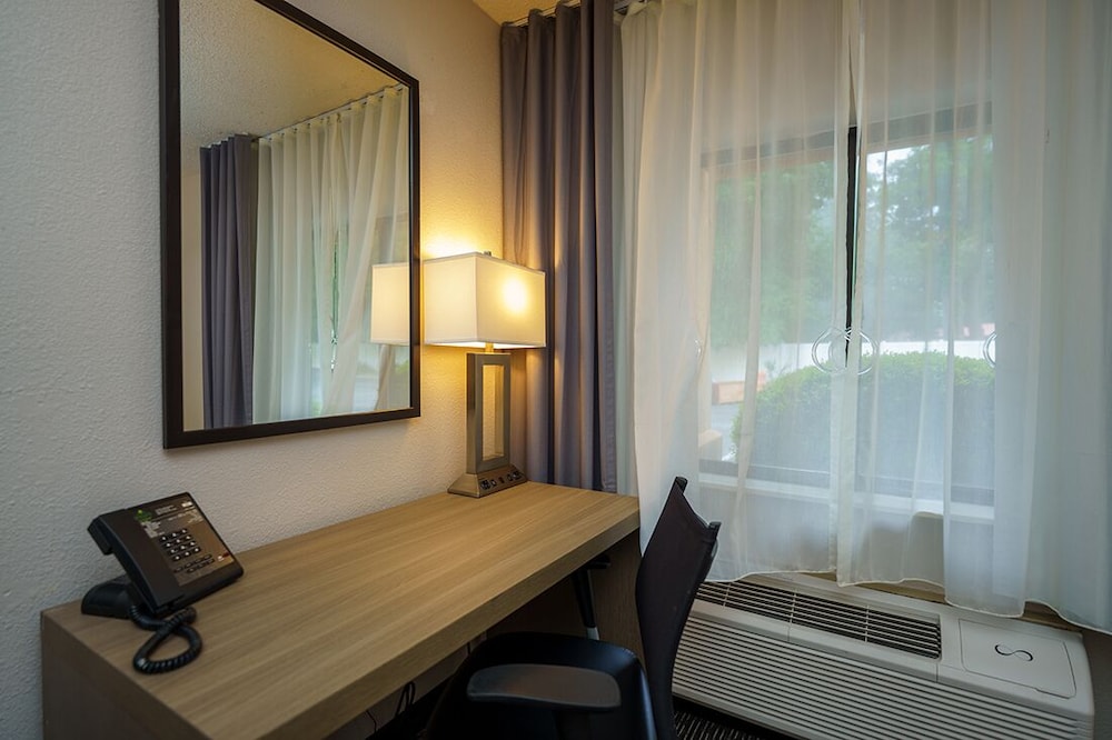 Wingate by Wyndham Brunswick GA / I-95 17/37