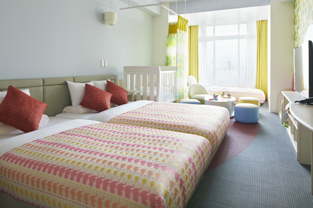 ROOM, CHILD AREA