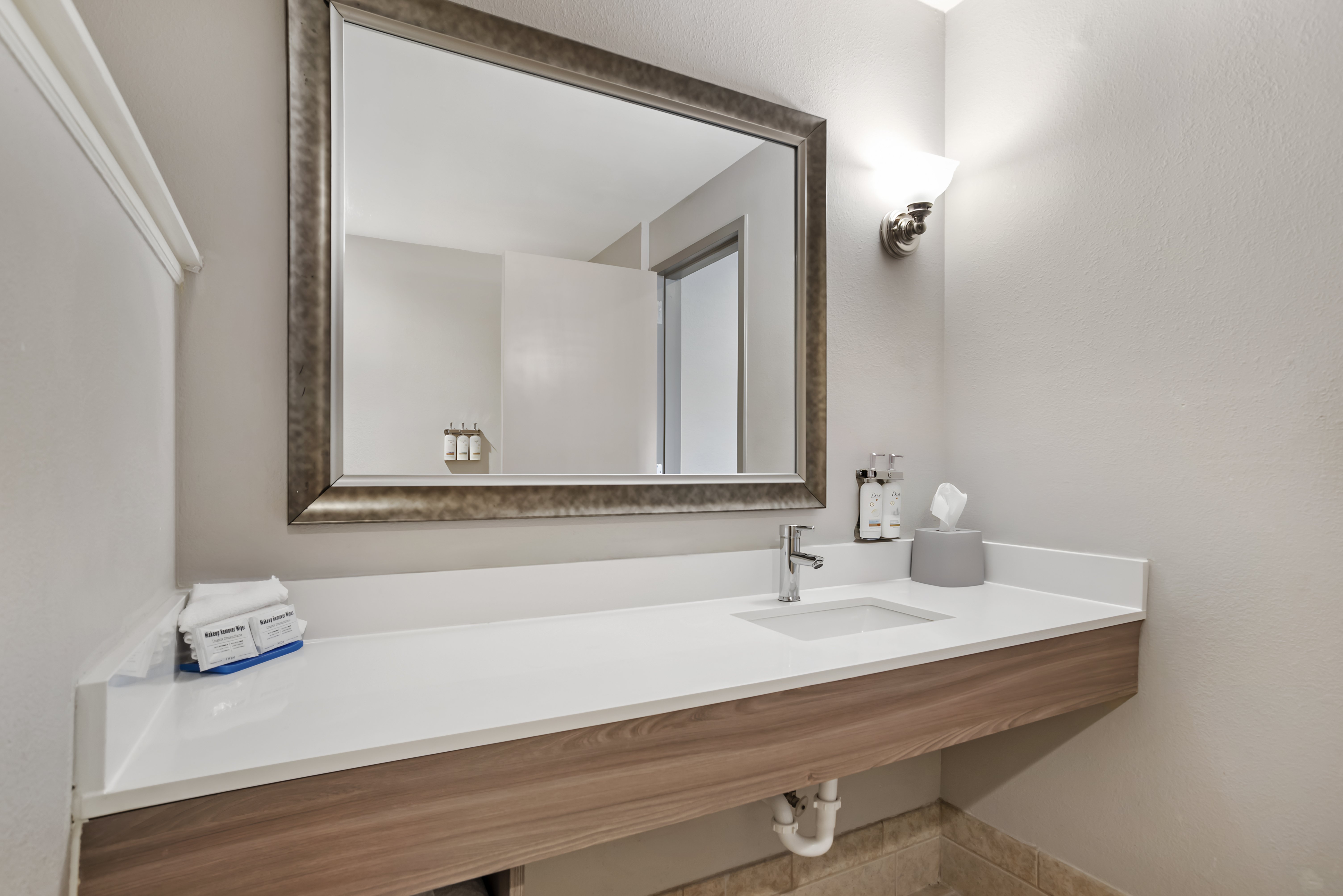 Holiday Inn Express Fairhope - Point Clear 72/72