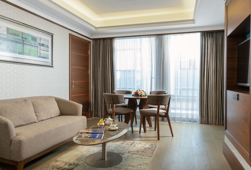 Radisson Blu Bosphorus Hotel 50/80