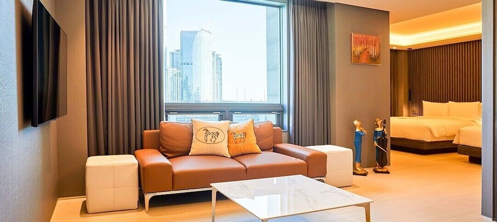 AG405 Hotel 39/50