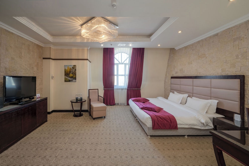 Jannat Regency 24/73