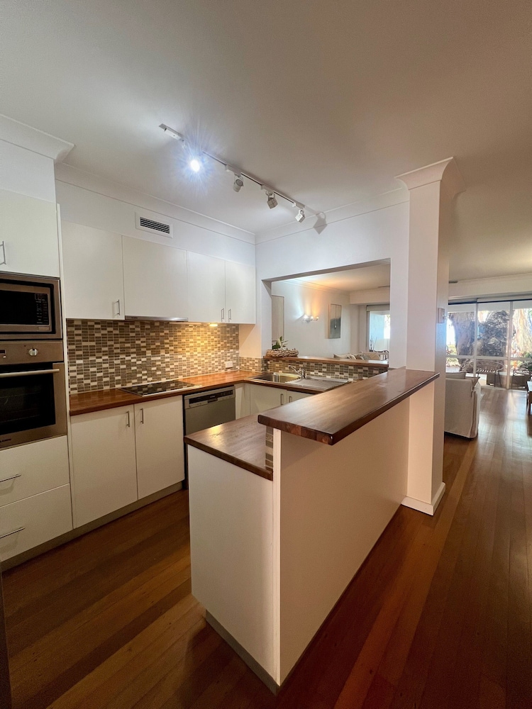 Beachview Apartments at Villa Paradiso 4/50