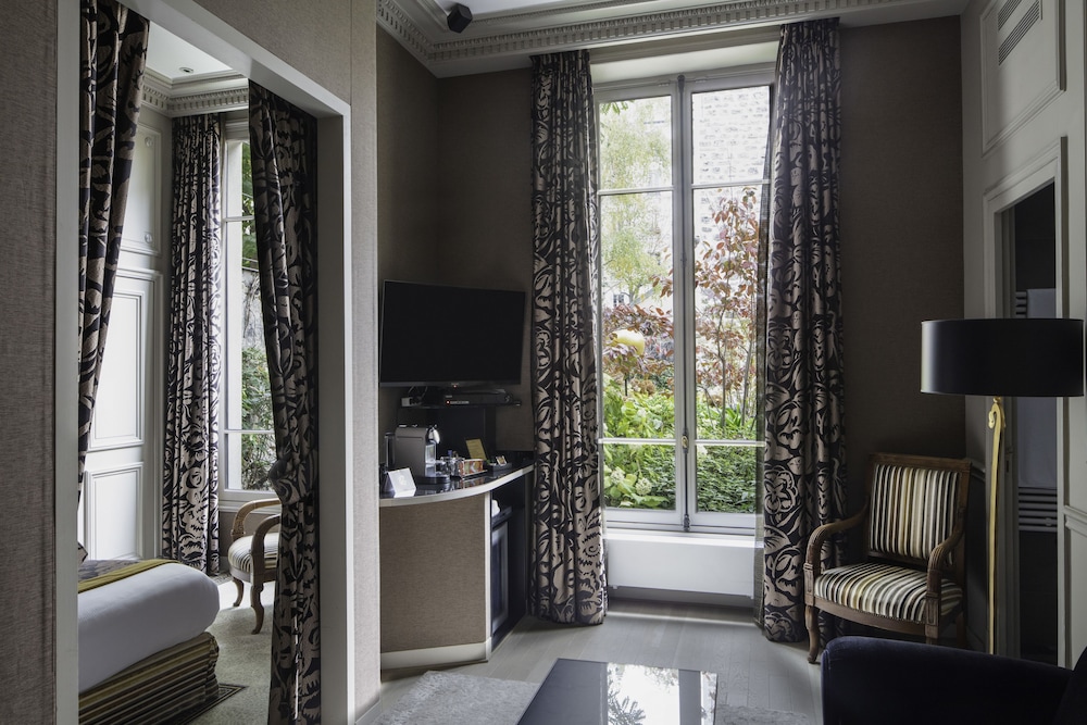 Regents Garden Hotel 48/50