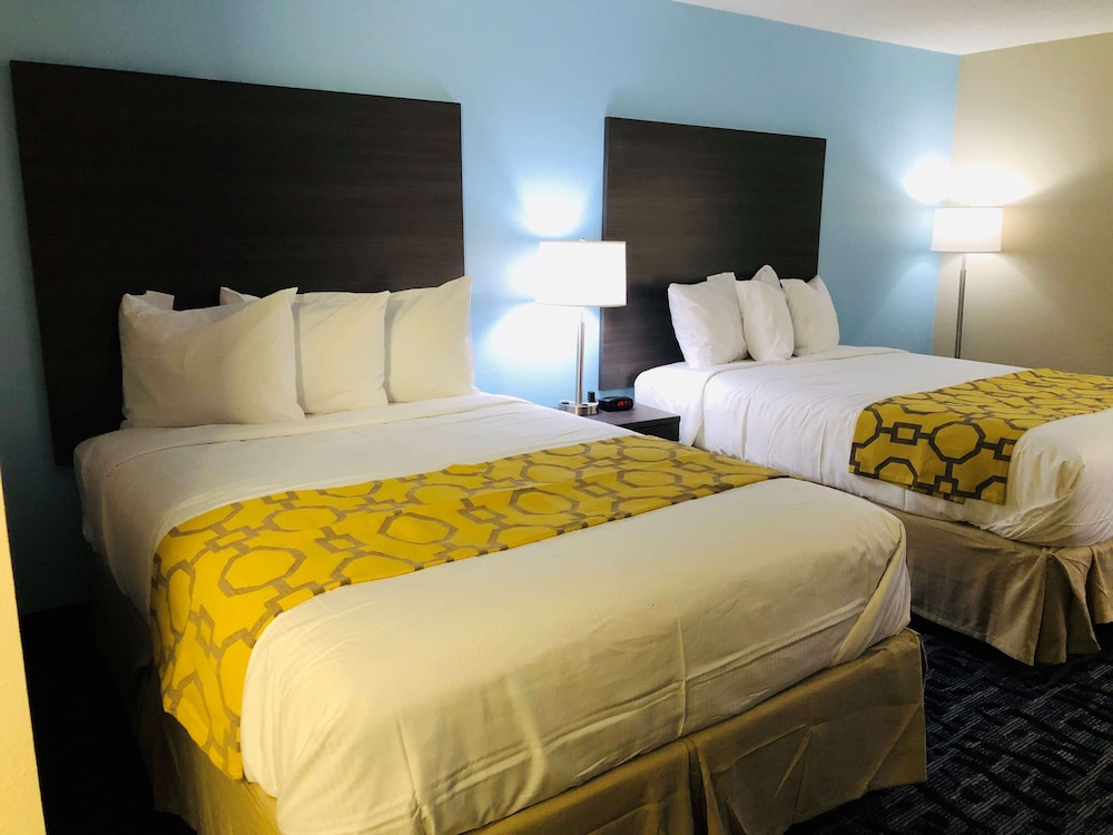 Baymont By Wyndham Joliet 15/50