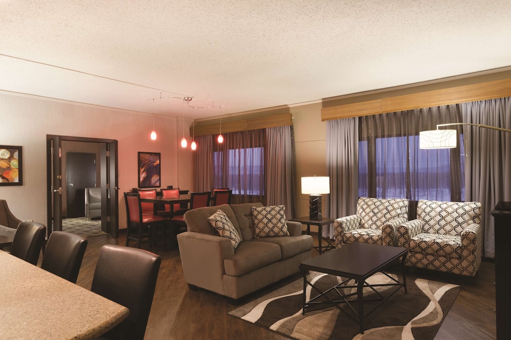 Radisson Hotel La Crosse 44/63