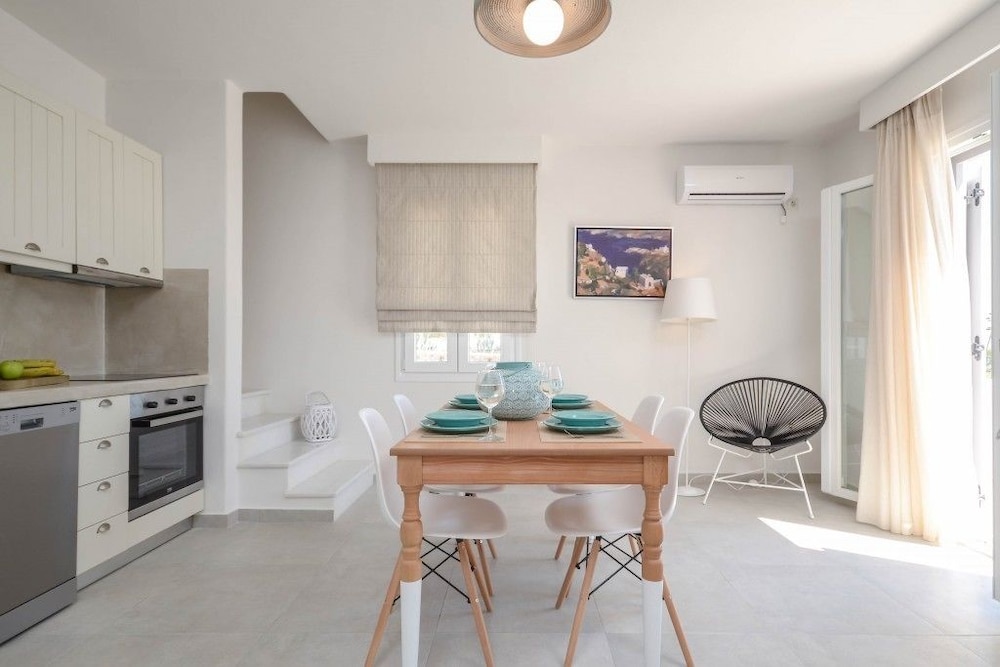 Plaka Collection Villas 21/25