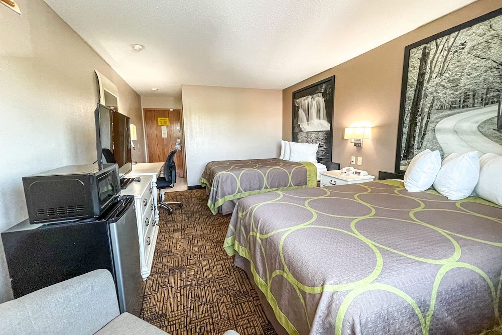 ROOM, 2 DOUBLE BEDS