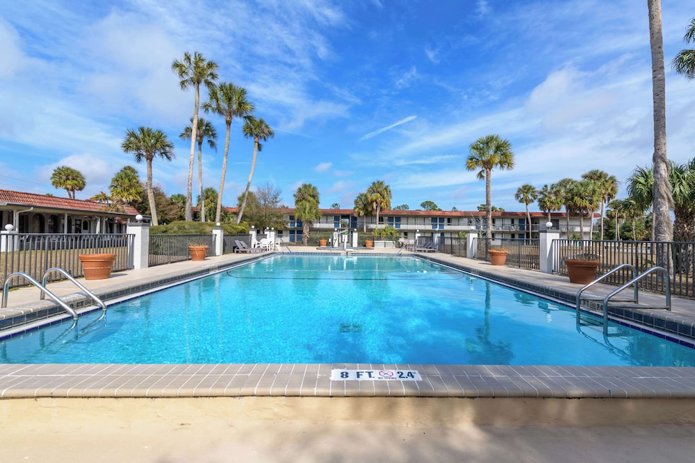 Motel6 Spring Hill, FL - Weeki Wachee in SPRING HILL - FL